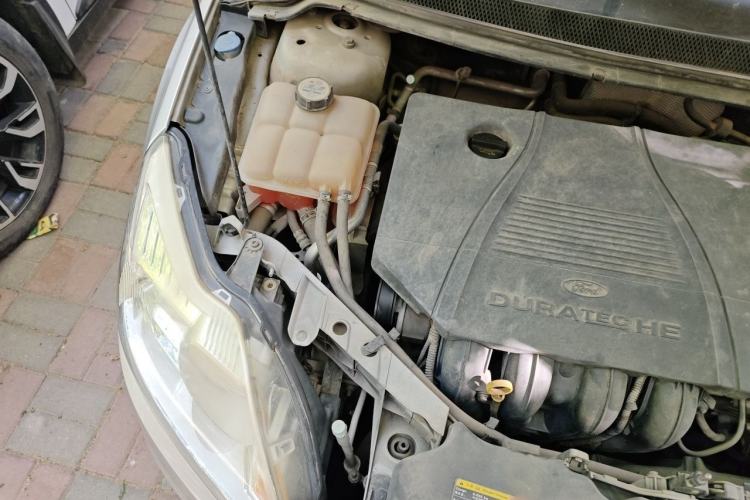 Used Ford Focus 2013 Sedan Classic 1.8L Automatic Fashion Edition Engine Bay Right