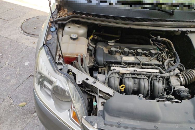 Used Ford Focus 2013 Sedan Classic 1.8L Manual Base Model Engine Bay Right