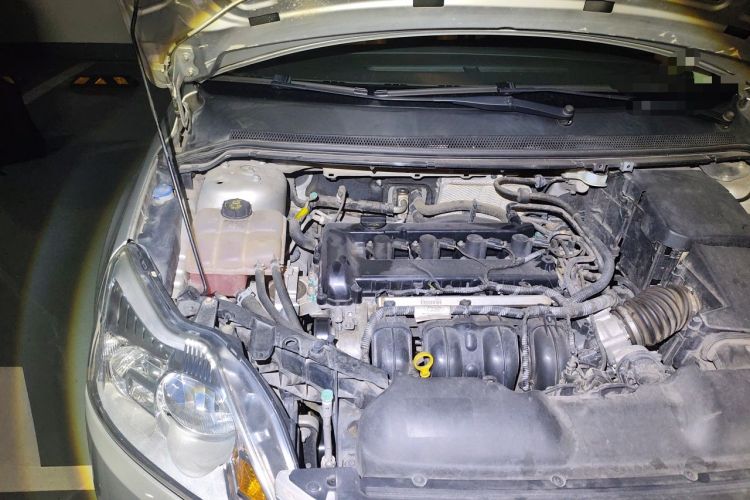 Used Ford Focus 2013 Sedan Classic 1.8L Automatic Base Model Engine Bay Right