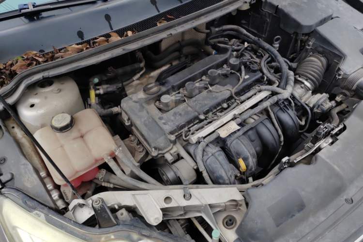 Used Ford Focus 2013 Sedan Classic 1.8L Automatic Base Model Engine Bay Right