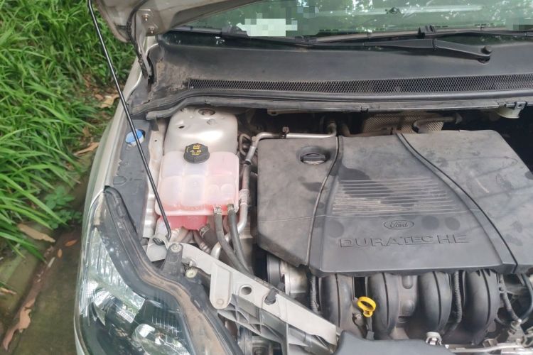Used Ford Focus 2013 Hatchback Classic 1.8L Automatic Fashion Edition Engine Bay Right