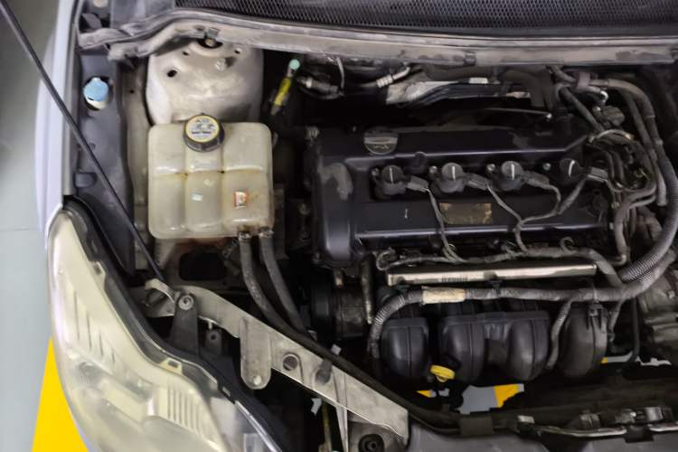 Used Ford Focus 2013 Sedan Classic 1.8L Automatic Base Model Engine Bay Right