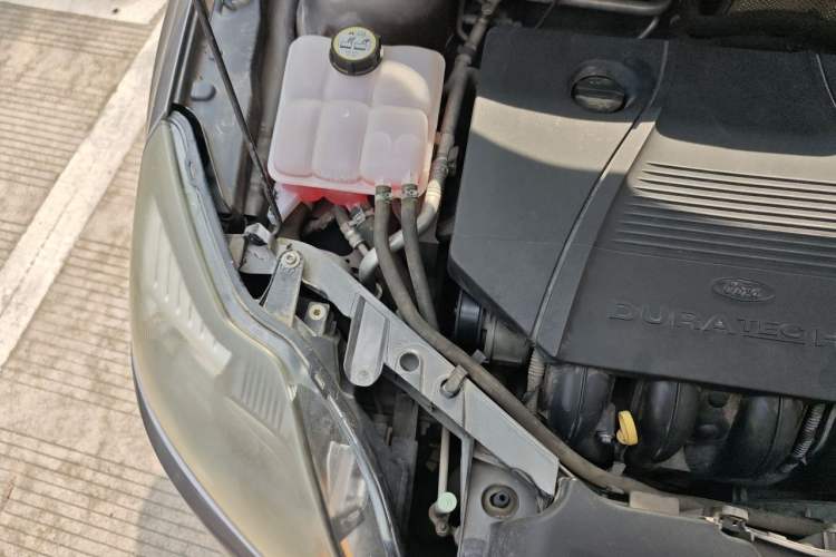 Used Ford Focus 2013 Hatchback Classic 1.8L Automatic Fashion Edition Engine Bay Right