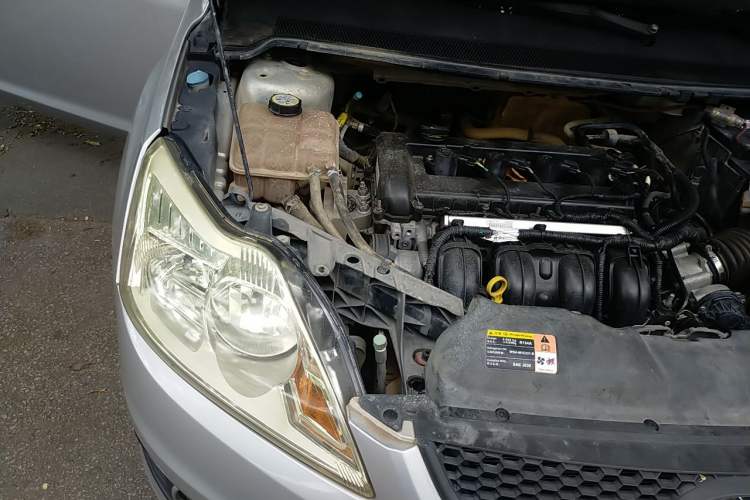 Used Ford Focus 2013 Hatchback Classic 1.8L Automatic Millionth Anniversary Edition Engine Bay Right