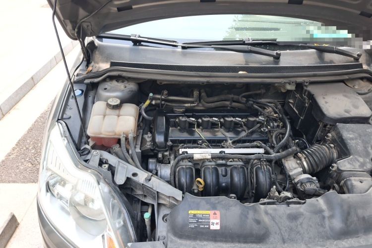 Used Ford Focus 2013 Sedan Classic 1.8L Manual Base Model Engine Bay Right