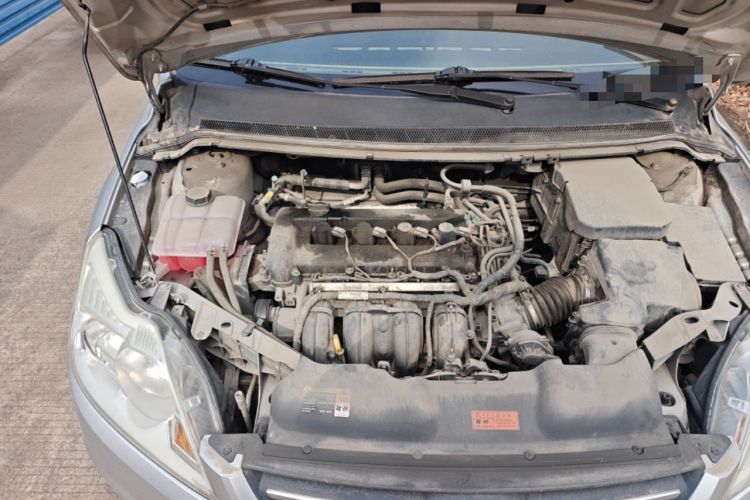 Used Ford Focus 2013 Sedan Classic 1.8L Manual Base Model Engine Bay Right