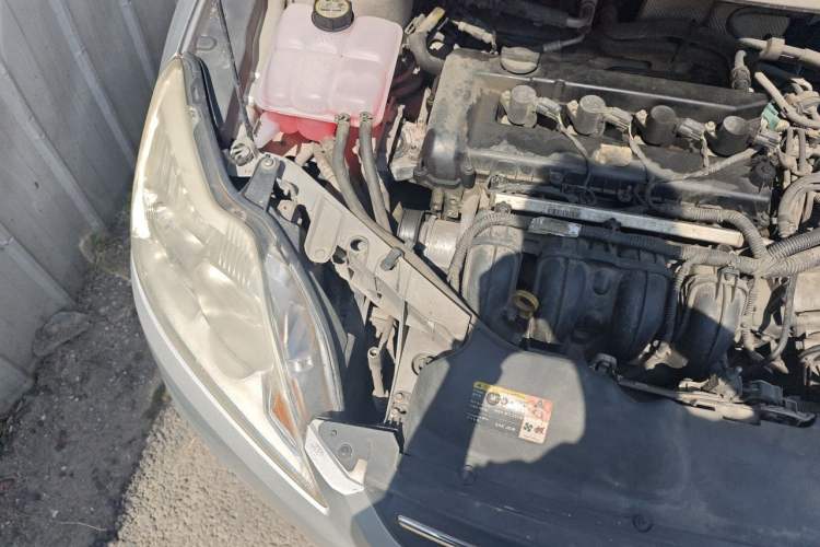 Used Ford Focus 2013 Sedan Classic 1.8L Automatic Base Model Engine Bay Right