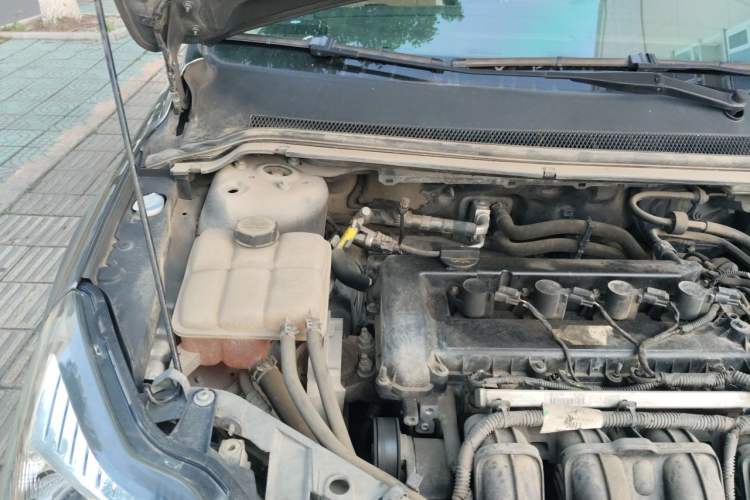 Used Ford Focus 2013 Hatchback Classic 1.8L Manual Base Model Engine Bay Right