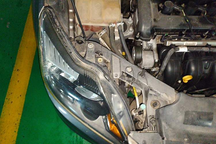 Used Ford Focus 2013 Hatchback Classic 1.8L Manual Base Model Engine Bay Right