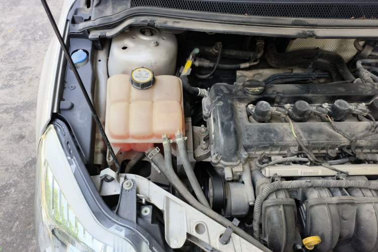 Used Ford Focus 2013 Sedan Classic 1.8L Automatic Base Model Engine Bay Right
