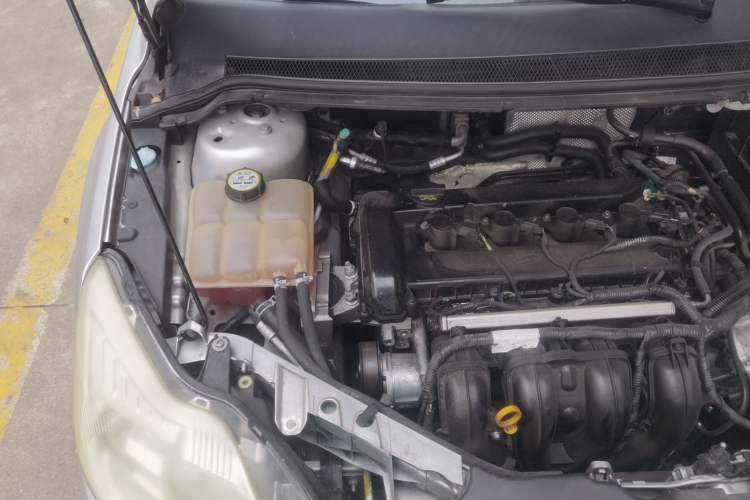 Used Ford Focus 2013 Sedan Classic 1.8L Automatic Base Model Engine Bay Right