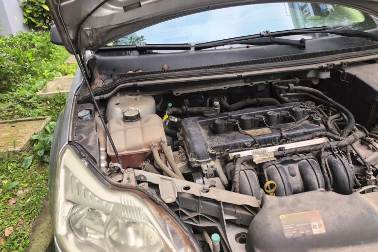 Used Ford Focus 2013 Sedan Classic 1.8L Manual Millionth Anniversary Edition Engine Bay Right