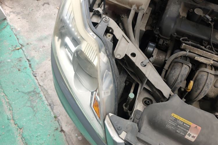 Used Ford Focus 2013 Sedan Classic 1.8L Automatic Base Model Engine Bay Right