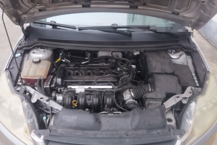 Used Ford Focus 2013 Sedan Classic 1.8L Automatic Base Model Engine Bay