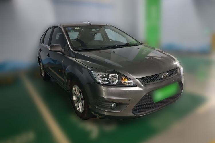 Used Ford Focus 2013 Hatchback Classic 1.8L Automatic Base Model Front Right 45 Deg