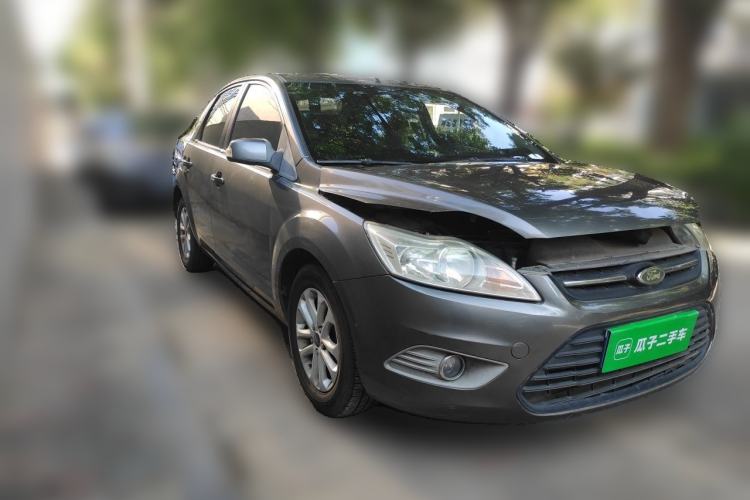 Used Ford Focus 2013 Sedan Classic 1.8L Automatic Base Model Front Right 45 Deg