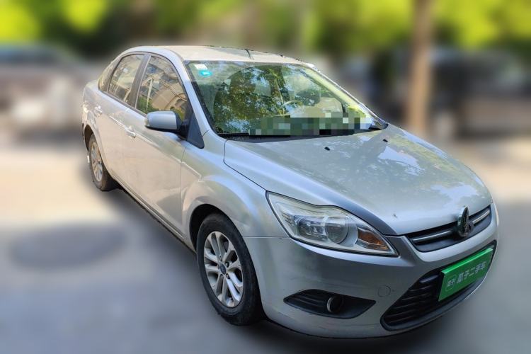 Used Ford Focus 2013 Sedan Classic 1.8L Manual Base Model Front Right 45 Deg