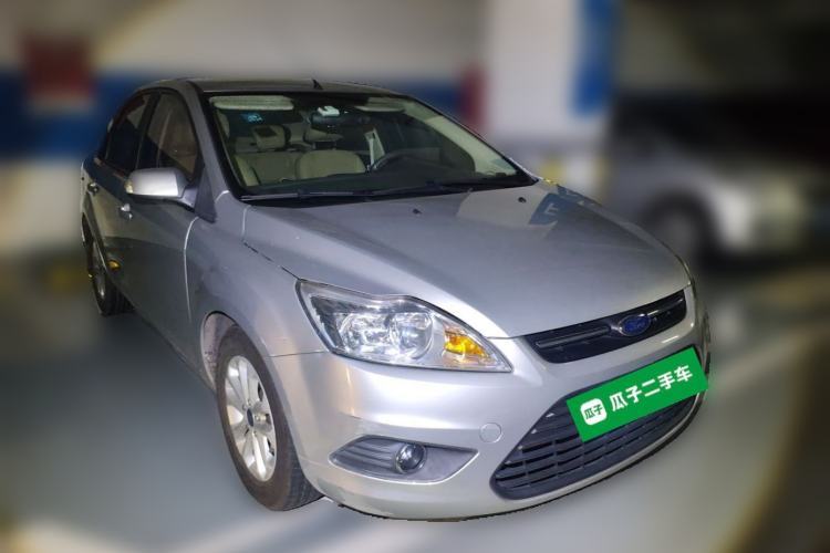 Used Ford Focus 2013 Sedan Classic 1.8L Automatic Base Model Front Right 45 Deg