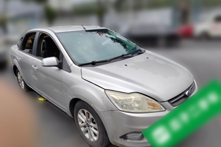 Used Ford Focus 2013 Sedan Classic 1.8L Automatic Base Model Front Right 45 Deg