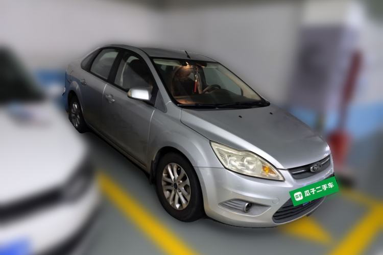 Used Ford Focus 2013 Sedan Classic 1.8L Automatic Base Model Front Right 45 Deg