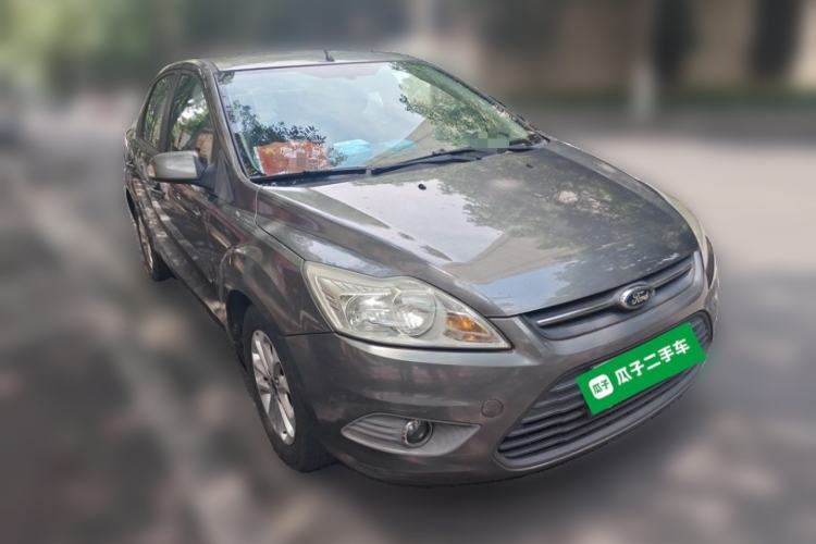 Used Ford Focus 2013 Sedan Classic 1.8L Manual Base Model Front Right 45 Deg