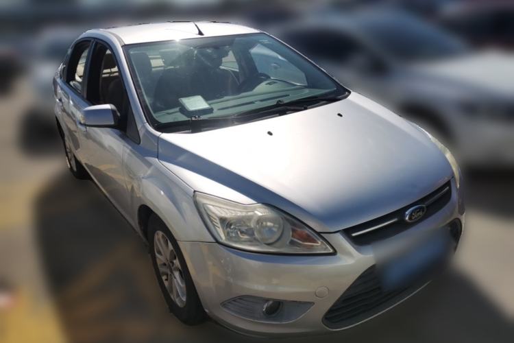 Used Ford Focus 2013 Sedan Classic 1.8L Manual Base Model Front Right 45 Deg