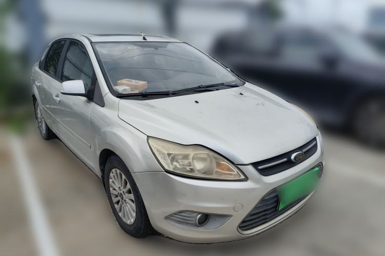 Used Ford Focus 2013 Sedan Classic 1.8L Manual Fashion Edition Front Right 45 Deg