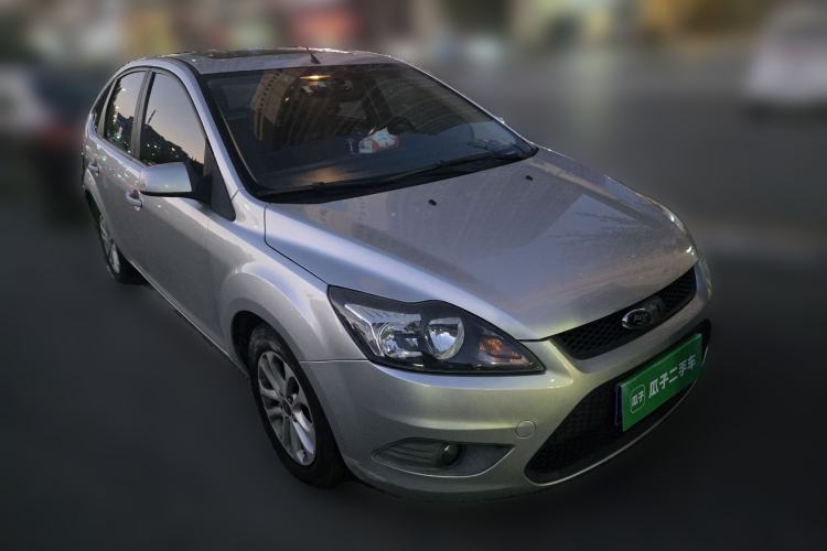 Used Ford Focus 2013 Hatchback Classic 1.8L Automatic Millionth Anniversary Edition Front Right 45 Deg