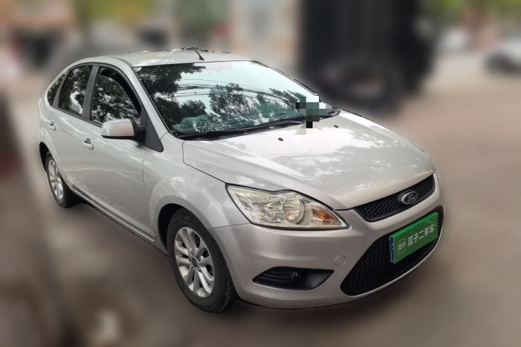 Used Ford Focus 2013 Hatchback Classic 1.8L Automatic Base Model Front Right 45 Deg