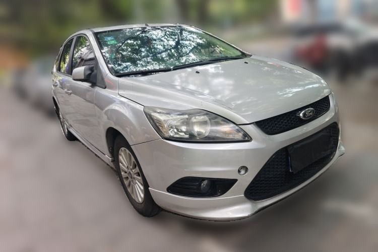 Used Ford Focus 2013 Hatchback Classic 1.8L Automatic Fashion Edition Front Right 45 Deg