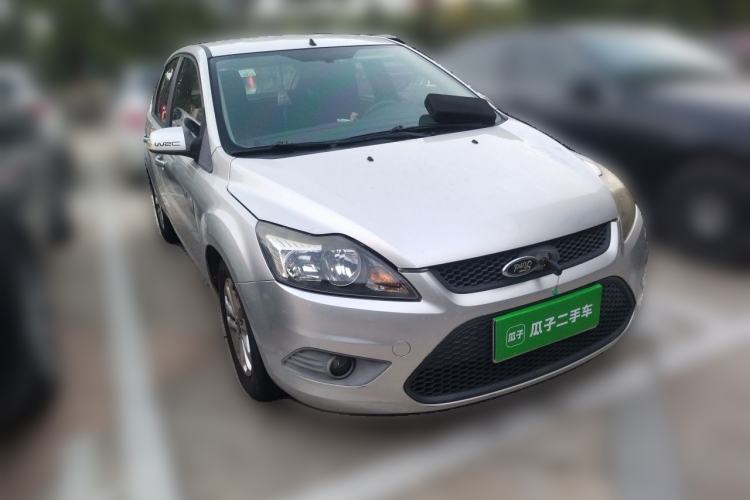 Used Ford Focus 2013 Hatchback Classic 1.8L Manual Base Model Front Right 45 Deg