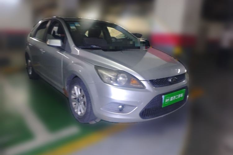 Used Ford Focus 2013 Hatchback Classic 1.8L Manual Base Model Front Right 45 Deg