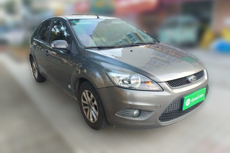 Used Ford Focus 2013 Hatchback Classic 1.8L Manual Base Model Front Right 45 Deg
