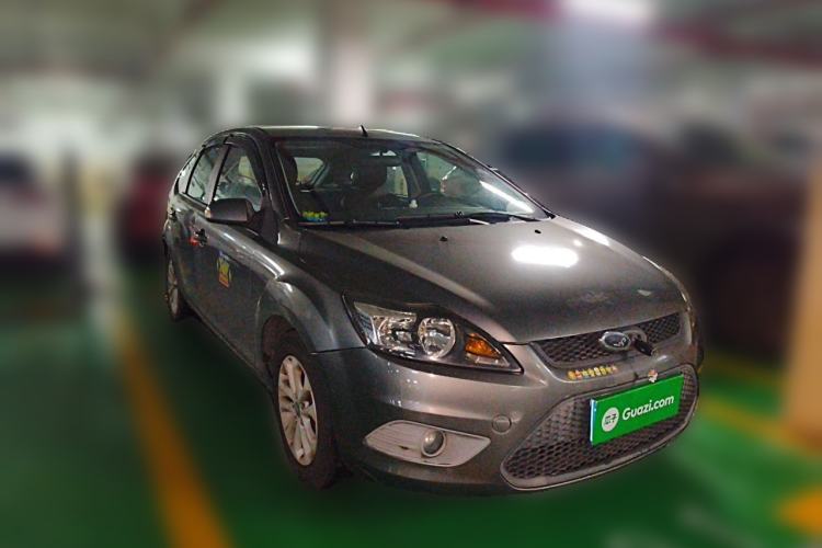 Used Ford Focus 2013 Hatchback Classic 1.8L Manual Base Model Front Right 45 Deg