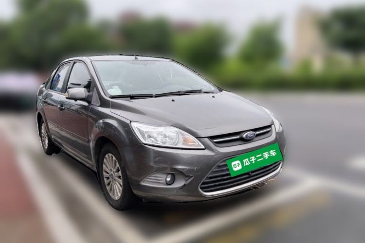 Used Ford Focus 2013 Sedan Classic 1.8L Manual Fashion Edition Front Right 45 Deg