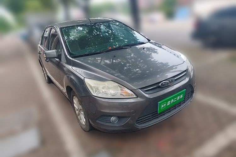 Used Ford Focus 2013 Sedan Classic 1.8L Manual Base Model Front Right 45 Deg