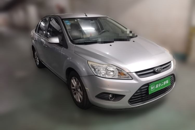 Used Ford Focus 2013 Sedan Classic 1.8L Manual Base Model Front Right 45 Deg
