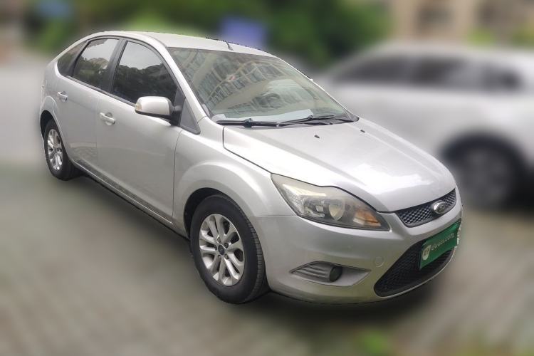 Used Ford Focus 2013 Hatchback Classic 1.8L Automatic Base Model Front Right 45 Deg