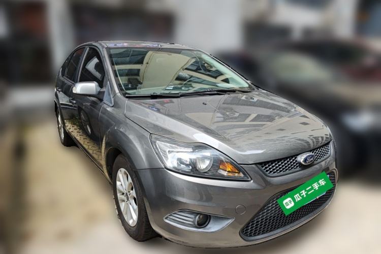 Used Ford Focus 2013 Hatchback Classic 1.8L Manual Base Model Front Right 45 Deg
