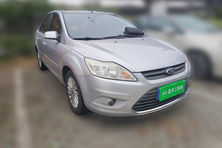 Used Ford Focus 2013 Sedan Classic 1.8L Automatic Fashion Edition Front Right 45 Deg