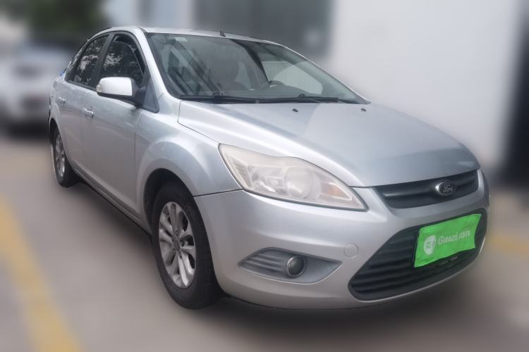 Used Ford Focus 2013 Sedan Classic 1.8L Automatic Base Model Front Right 45 Deg