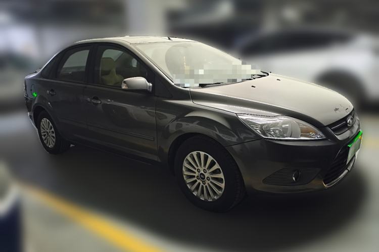 Used Ford Focus 2013 Sedan Classic 1.8L Automatic Fashion Edition Front Right 45 Deg