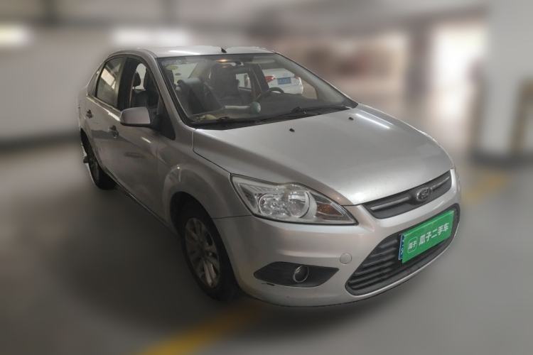 Used Ford Focus 2013 Sedan Classic 1.8L Automatic Base Model Front Right 45 Deg