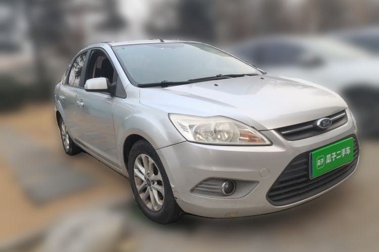 Used Ford Focus 2013 Sedan Classic 1.8L Manual Base Model Front Right 45 Deg