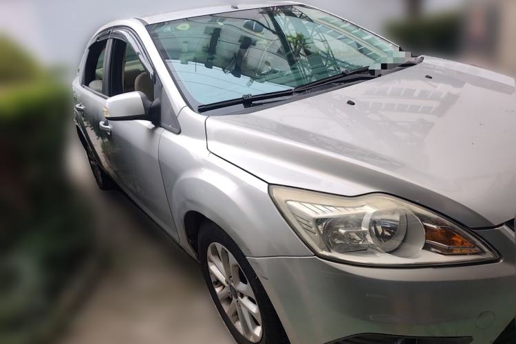 Used Ford Focus 2013 Sedan Classic 1.8L Automatic Base Model Front Right 45 Deg