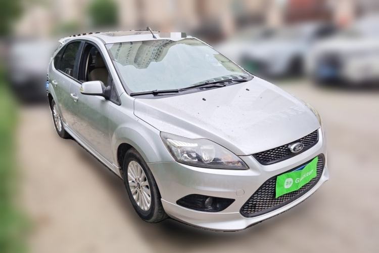 Used Ford Focus 2013 Hatchback Classic 1.8L Automatic Fashion Edition Front Right 45 Deg