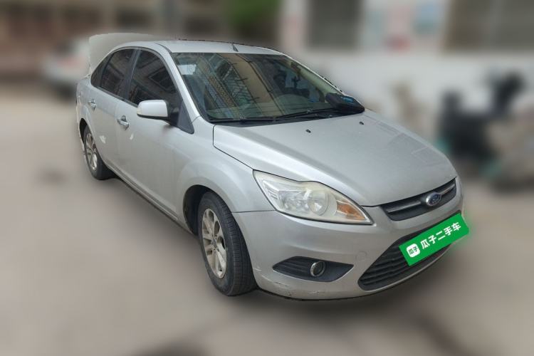 Used Ford Focus 2013 Sedan Classic 1.8L Automatic Base Model Front Right 45 Deg