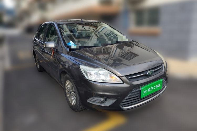 Used Ford Focus 2013 Sedan Classic 1.8L Automatic Fashion Edition Front Right 45 Deg