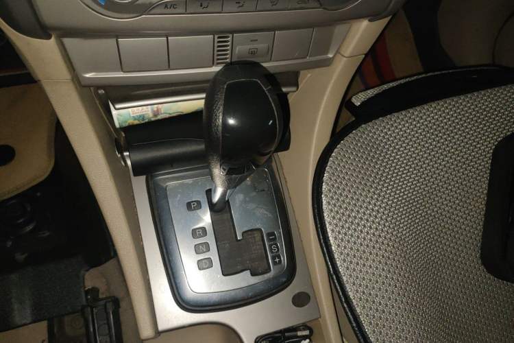 Used Ford Focus 2013 Sedan Classic 1.8L Automatic Fashion Edition Gear Lever