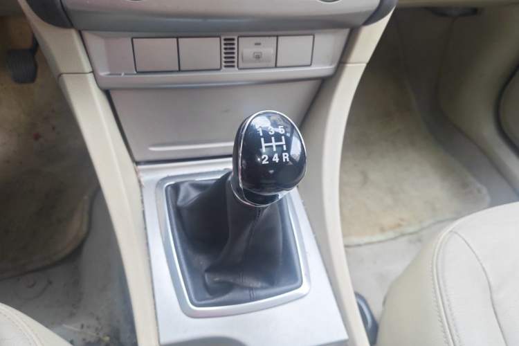 Used Ford Focus 2013 Sedan Classic 1.8L Manual Fashion Edition Gear Lever